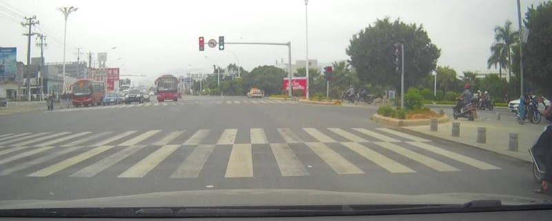 左转弯闯红灯被拍几率